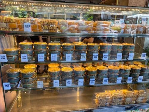 Ảnh 3 của Golden Bakery - Vung Tau Salted Egg Sponge Cake - Branch No. 1